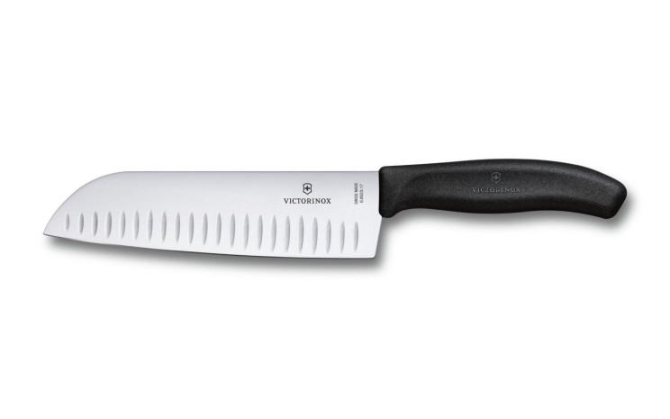 Victorinox Swiss Classic Santoku-Messer Kullenschliff 17 cm 6.8523.17B Victorinox Swiss Classic Santoku-Messer Kullenschliff 17 cm 6.8523.17B